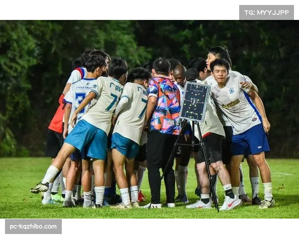 深度剖析：为何更多西甲球队在2026年转向使用双前锋配置